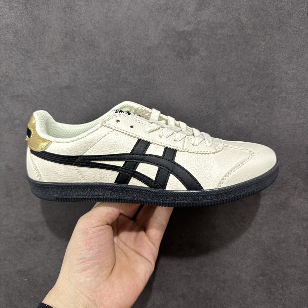 【GQ特价】Asics Onitsuka Tiger Tokuten 亚瑟士鬼冢虎中性复古运动板鞋 轻盈舒适 时尚与复古与一体 轻盈的款式 适合夏天~简单的设定配合修长的线条 全鞋身均以麖皮打造 散发着日本新一代的潮流品味 无论配衬任何造型都能胜任 Tokuten 精神来自80年代的室内用鞋 T-TOE前足补强设计 环状中底底部结构 橡胶大底元素 防滑耐磨的同时保持着鞋子的轻盈 并提供良好牵引力 脚感柔软舒适 长时间行走也不会觉得脚部不适 经典复刻款 休闲百搭 中性款男女都可穿 尺码:36-45-选品中心