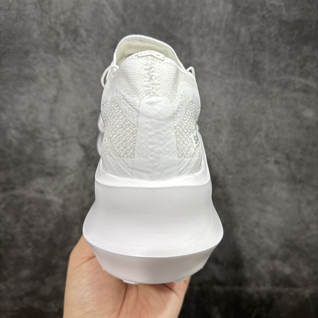 图片[4]-【莞产礼盒版】CDG x Salomon 萨洛蒙 联名款XT-6 系列 厚底 休闲 运动鞋 原版购入开发 做货 独立私模 原材料打造 一比一原版细节 延续品牌设计基因，融合简约的设计和实用的技术性 联名鞋款依旧是黑白简约配色，鞋身上的品牌字样也体现出极简主义的设计风格 搭配Contagrip 橡胶厚底鞋底设计，重新演绎的鞋面部分则以Pulsar Advanced袜套式轮廓替换了之前抽绳鞋带 并饰有网眼、抗撕裂材质鞋面、防水胶条以及尼龙拉环等细节 面料： 原版定制进口科技面料 内里： 原版进口透气网里 大底： 原版开模超轻发泡材质 底厚： 6.5CM 尺码：34-40（34 40订做不退换）-选品中心