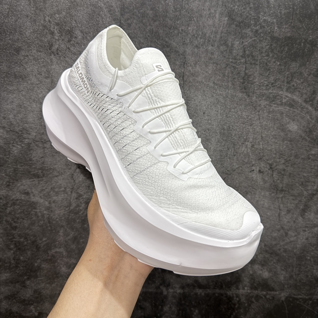 图片[3]-【莞产礼盒版】CDG x Salomon 萨洛蒙 联名款XT-6 系列 厚底 休闲 运动鞋 原版购入开发 做货 独立私模 原材料打造 一比一原版细节 延续品牌设计基因，融合简约的设计和实用的技术性 联名鞋款依旧是黑白简约配色，鞋身上的品牌字样也体现出极简主义的设计风格 搭配Contagrip 橡胶厚底鞋底设计，重新演绎的鞋面部分则以Pulsar Advanced袜套式轮廓替换了之前抽绳鞋带 并饰有网眼、抗撕裂材质鞋面、防水胶条以及尼龙拉环等细节 面料： 原版定制进口科技面料 内里： 原版进口透气网里 大底： 原版开模超轻发泡材质 底厚： 6.5CM 尺码：34-40（34 40订做不退换）-选品中心