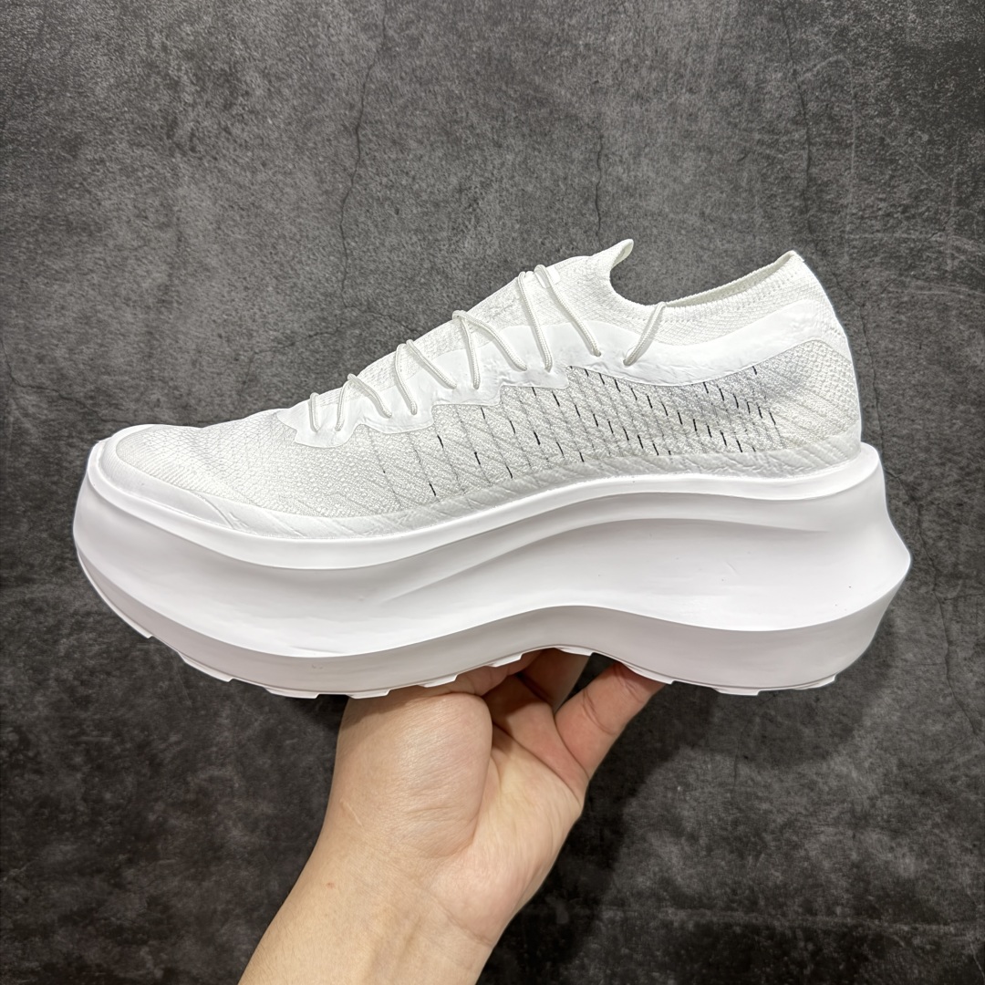 图片[2]-【莞产礼盒版】CDG x Salomon 萨洛蒙 联名款XT-6 系列 厚底 休闲 运动鞋 原版购入开发 做货 独立私模 原材料打造 一比一原版细节 延续品牌设计基因，融合简约的设计和实用的技术性 联名鞋款依旧是黑白简约配色，鞋身上的品牌字样也体现出极简主义的设计风格 搭配Contagrip 橡胶厚底鞋底设计，重新演绎的鞋面部分则以Pulsar Advanced袜套式轮廓替换了之前抽绳鞋带 并饰有网眼、抗撕裂材质鞋面、防水胶条以及尼龙拉环等细节 面料： 原版定制进口科技面料 内里： 原版进口透气网里 大底： 原版开模超轻发泡材质 底厚： 6.5CM 尺码：34-40（34 40订做不退换）-选品中心