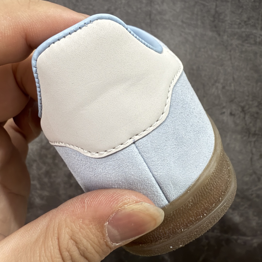 图片[2]-【XC/T版纯原】AD Original Gazelle Indoor Trainers 瞪羚室内鞋系列低帮复古百搭休闲运动德训风板鞋 JI2717 同价位中品质最佳 最优选择版本 原厂翻毛皮料 翻毛效果 卡色与原版无差别 正确半透大底 大底厚度质感比市面好很多 完美版型 实拍可感受 随意对比可匹敌任何价位品质 全套原纸板楦头开发 每道工序同步公司流程 确保原汁原味 中底原厂特供纳米纤维板 区别市面劣质纸板中底 原厂海玻璃鞋垫 中置乳胶足弓支撑垫 正确3/2横条宽版背胶 一比一鞋头弧度高度鞋身弧度 烫金亮度高频深浅同步原鞋 原厂港宝加持定型后跟R度完美 原厂高频磨具加持 Logo字体 凹凸明显 轮廓分明 描漆定位精准 三道杠为尖角45°锯齿状 高频立体感很强 区别圆形锯齿 已最大程度还原公司 欢迎对比 尺码：35.5 36 36.5 37 38 38.5 39 40 40.5 41 42 42.5 43 44 44.5 45-选品中心