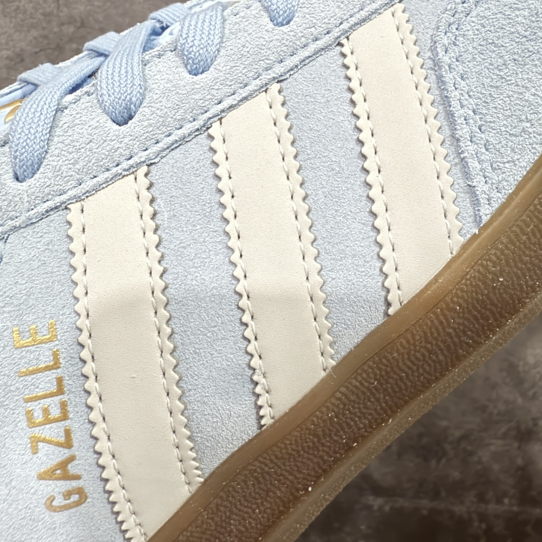图片[4]-【XC/T版纯原】AD Original Gazelle Indoor Trainers 瞪羚室内鞋系列低帮复古百搭休闲运动德训风板鞋 JI2717 同价位中品质最佳 最优选择版本 原厂翻毛皮料 翻毛效果 卡色与原版无差别 正确半透大底 大底厚度质感比市面好很多 完美版型 实拍可感受 随意对比可匹敌任何价位品质 全套原纸板楦头开发 每道工序同步公司流程 确保原汁原味 中底原厂特供纳米纤维板 区别市面劣质纸板中底 原厂海玻璃鞋垫 中置乳胶足弓支撑垫 正确3/2横条宽版背胶 一比一鞋头弧度高度鞋身弧度 烫金亮度高频深浅同步原鞋 原厂港宝加持定型后跟R度完美 原厂高频磨具加持 Logo字体 凹凸明显 轮廓分明 描漆定位精准 三道杠为尖角45°锯齿状 高频立体感很强 区别圆形锯齿 已最大程度还原公司 欢迎对比 尺码：35.5 36 36.5 37 38 38.5 39 40 40.5 41 42 42.5 43 44 44.5 45-选品中心