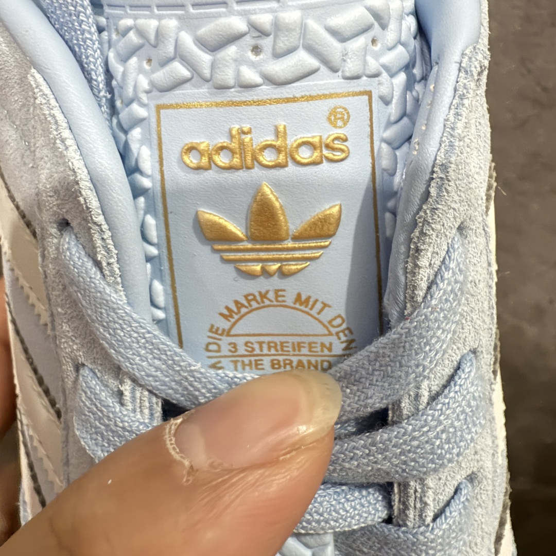 图片[6]-【XC/T版纯原】AD Original Gazelle Indoor Trainers 瞪羚室内鞋系列低帮复古百搭休闲运动德训风板鞋 JI2717 同价位中品质最佳 最优选择版本 原厂翻毛皮料 翻毛效果 卡色与原版无差别 正确半透大底 大底厚度质感比市面好很多 完美版型 实拍可感受 随意对比可匹敌任何价位品质 全套原纸板楦头开发 每道工序同步公司流程 确保原汁原味 中底原厂特供纳米纤维板 区别市面劣质纸板中底 原厂海玻璃鞋垫 中置乳胶足弓支撑垫 正确3/2横条宽版背胶 一比一鞋头弧度高度鞋身弧度 烫金亮度高频深浅同步原鞋 原厂港宝加持定型后跟R度完美 原厂高频磨具加持 Logo字体 凹凸明显 轮廓分明 描漆定位精准 三道杠为尖角45°锯齿状 高频立体感很强 区别圆形锯齿 已最大程度还原公司 欢迎对比 尺码：35.5 36 36.5 37 38 38.5 39 40 40.5 41 42 42.5 43 44 44.5 45-选品中心