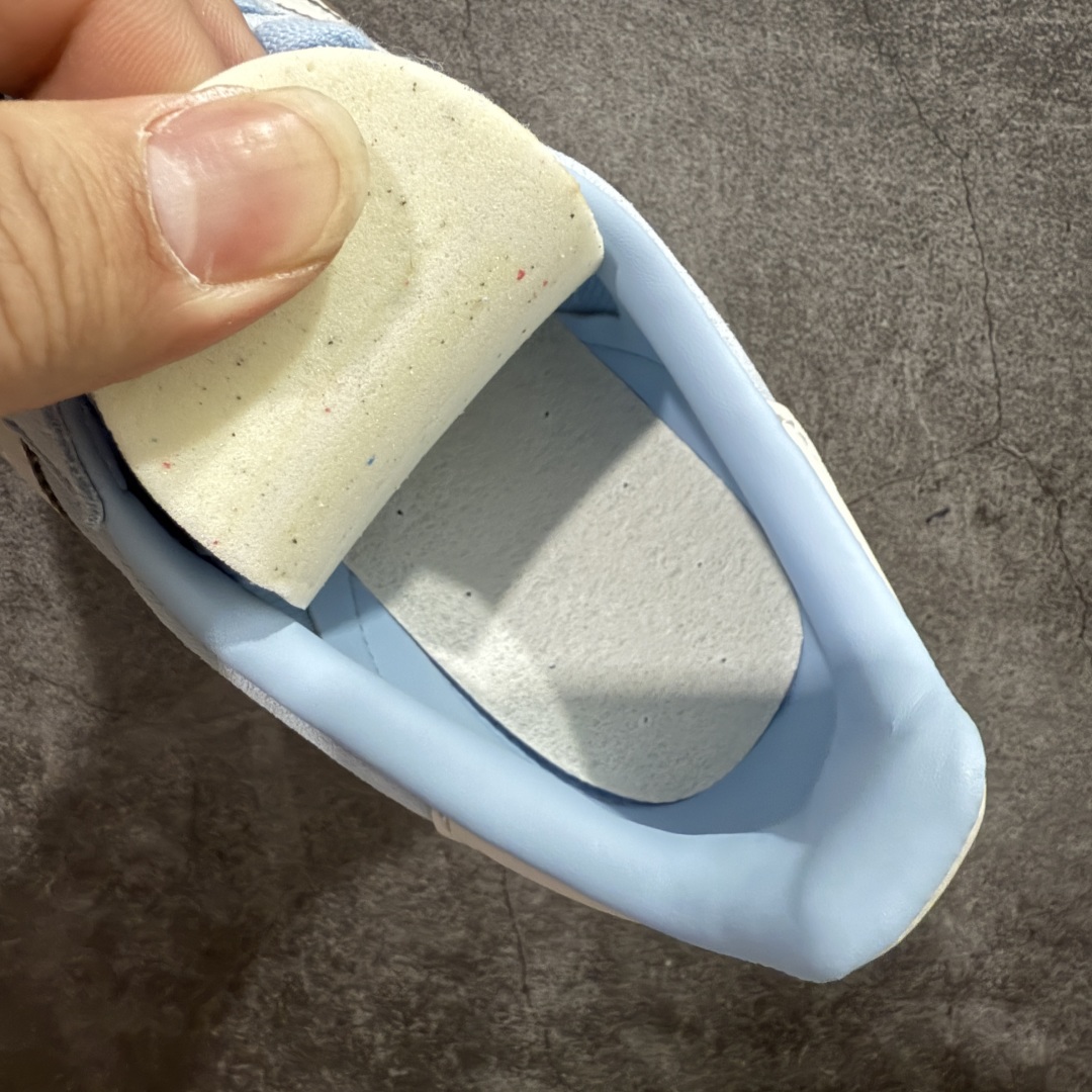 图片[9]-【XC/T版纯原】AD Original Gazelle Indoor Trainers 瞪羚室内鞋系列低帮复古百搭休闲运动德训风板鞋 JI2717 同价位中品质最佳 最优选择版本 原厂翻毛皮料 翻毛效果 卡色与原版无差别 正确半透大底 大底厚度质感比市面好很多 完美版型 实拍可感受 随意对比可匹敌任何价位品质 全套原纸板楦头开发 每道工序同步公司流程 确保原汁原味 中底原厂特供纳米纤维板 区别市面劣质纸板中底 原厂海玻璃鞋垫 中置乳胶足弓支撑垫 正确3/2横条宽版背胶 一比一鞋头弧度高度鞋身弧度 烫金亮度高频深浅同步原鞋 原厂港宝加持定型后跟R度完美 原厂高频磨具加持 Logo字体 凹凸明显 轮廓分明 描漆定位精准 三道杠为尖角45°锯齿状 高频立体感很强 区别圆形锯齿 已最大程度还原公司 欢迎对比 尺码：35.5 36 36.5 37 38 38.5 39 40 40.5 41 42 42.5 43 44 44.5 45-选品中心