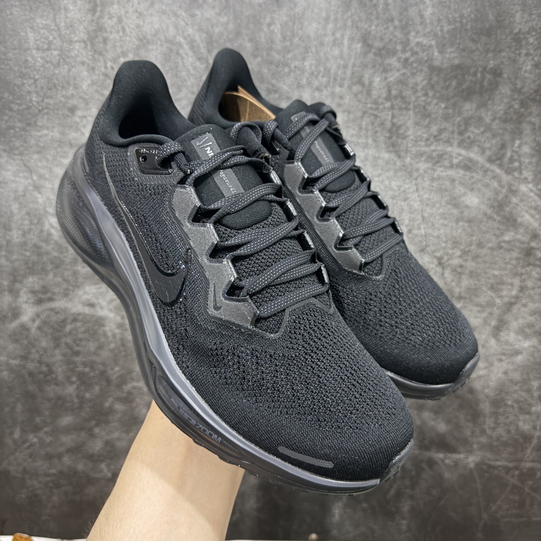 图片[10]-【XE纯原】Nike Air Zoom Pegasus 41 登月41代超级飞马系列马拉松跑步鞋 FD2722-100 平台专供 充正品质 之前未流通市场版本 内里嵌入定型海绵 中底搭载前Zoom+全掌React配置 全部原鞋开发打造 所有细节全部同步原版 全新一代拥有 Zoom Air 一如既往的稳定感和流畅感 鞋面采用工程网眼设计 为特定高热区域营造出色透气性 进一步增加鞋面的穿孔数量 让足部能够快速散热 中足搭配 Flywire 飞线 在高速运动时营造舒适稳定的贴合感 内置Zoon气垫加持 动力十足！ 尺码： 36 36.5 37.5 38 38.5 39 40 40.5 41 42 42.5 43 44 44.5 45 46-选品中心