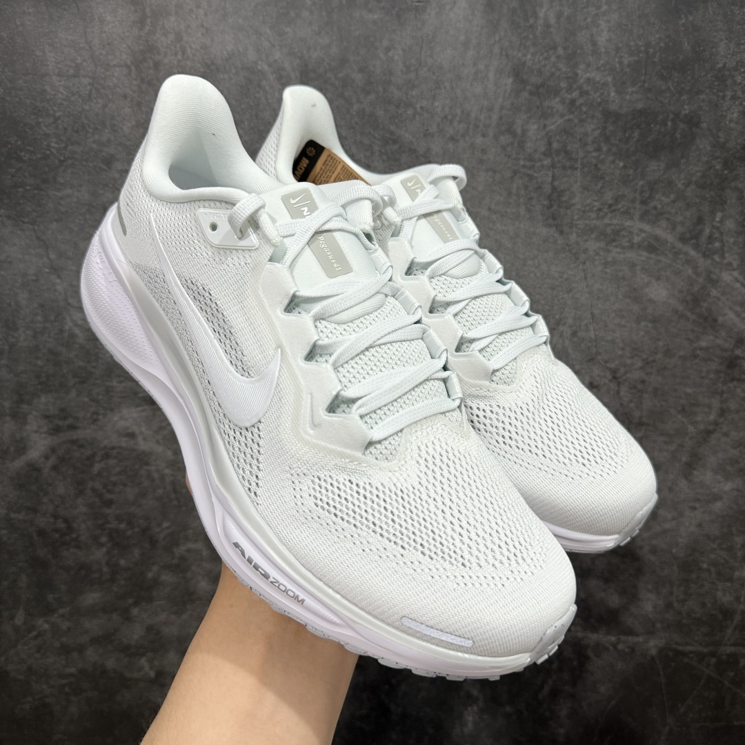 图片[3]-【XE纯原】Nike Air Zoom Pegasus 41 登月41代超级飞马系列马拉松跑步鞋 FD2722-100 平台专供 充正品质 之前未流通市场版本 内里嵌入定型海绵 中底搭载前Zoom+全掌React配置 全部原鞋开发打造 所有细节全部同步原版 全新一代拥有 Zoom Air 一如既往的稳定感和流畅感 鞋面采用工程网眼设计 为特定高热区域营造出色透气性 进一步增加鞋面的穿孔数量 让足部能够快速散热 中足搭配 Flywire 飞线 在高速运动时营造舒适稳定的贴合感 内置Zoon气垫加持 动力十足！ 尺码： 36 36.5 37.5 38 38.5 39 40 40.5 41 42 42.5 43 44 44.5 45 46-选品中心
