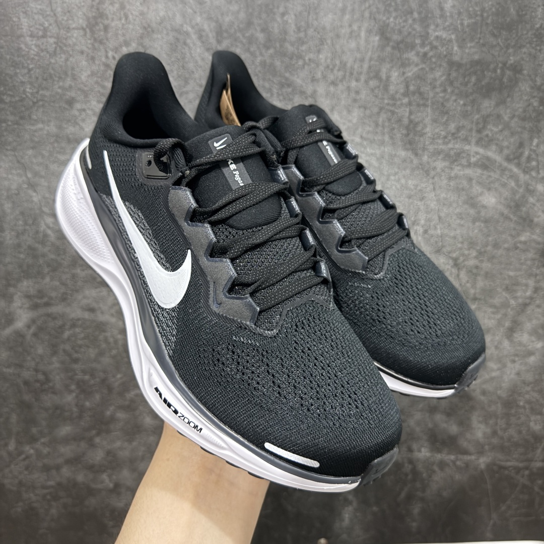图片[22]-【XE纯原】Nike Air Zoom Pegasus 41 登月41代超级飞马系列马拉松跑步鞋 FD2722-100 平台专供 充正品质 之前未流通市场版本 内里嵌入定型海绵 中底搭载前Zoom+全掌React配置 全部原鞋开发打造 所有细节全部同步原版 全新一代拥有 Zoom Air 一如既往的稳定感和流畅感 鞋面采用工程网眼设计 为特定高热区域营造出色透气性 进一步增加鞋面的穿孔数量 让足部能够快速散热 中足搭配 Flywire 飞线 在高速运动时营造舒适稳定的贴合感 内置Zoon气垫加持 动力十足！ 尺码： 36 36.5 37.5 38 38.5 39 40 40.5 41 42 42.5 43 44 44.5 45 46-选品中心