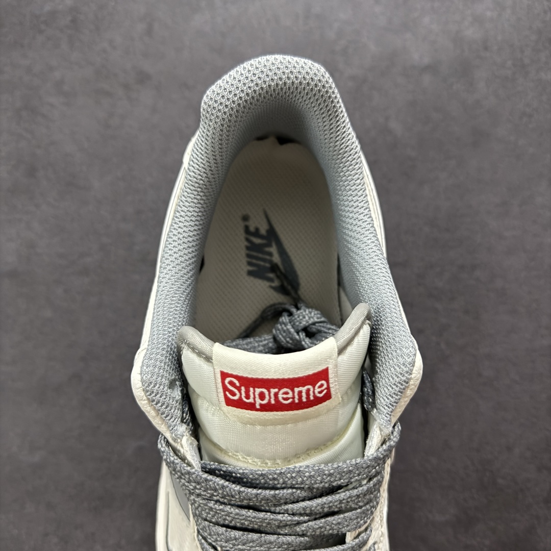 图片[7]-【定制版】海外限量发售！公司级NIke Air Force 1 \’07 Low “Supreme联名——米灰亮边”空军一号 低帮 运动鞋 休闲鞋 折边针车 工艺难度大 原楦头原纸板 原装鞋盒 定制五金配件 内置全掌气垫 原厂鞋底 货号：HH7518-058 尺码：36 36.5 37.5 38 38.5 39 40 40.5 41 42 42.5 43 44 44.5 45-选品中心