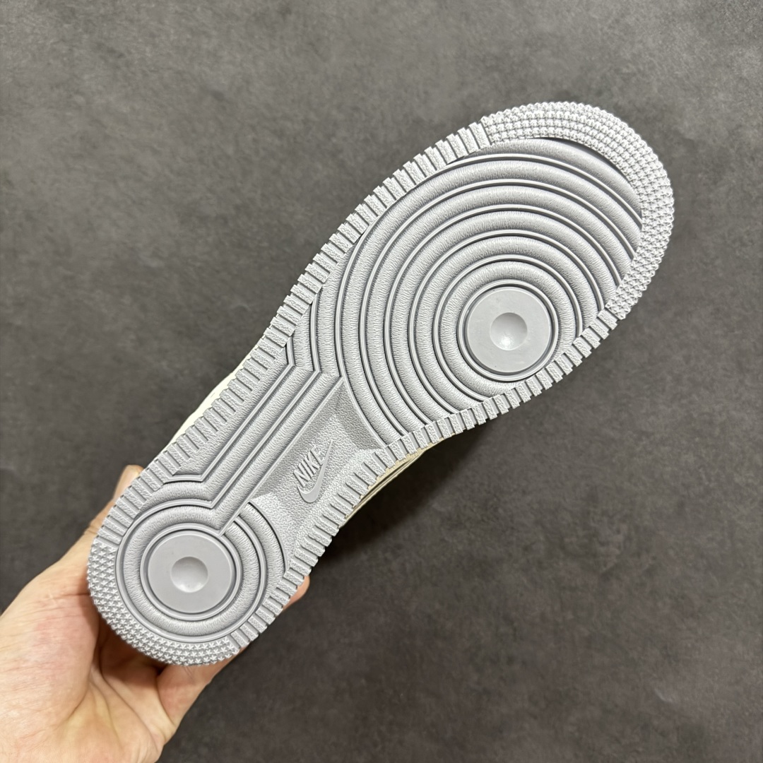 图片[9]-【定制版】海外限量发售！公司级NIke Air Force 1 \’07 Low “Supreme联名——米灰亮边”空军一号 低帮 运动鞋 休闲鞋 折边针车 工艺难度大 原楦头原纸板 原装鞋盒 定制五金配件 内置全掌气垫 原厂鞋底 货号：HH7518-058 尺码：36 36.5 37.5 38 38.5 39 40 40.5 41 42 42.5 43 44 44.5 45-选品中心