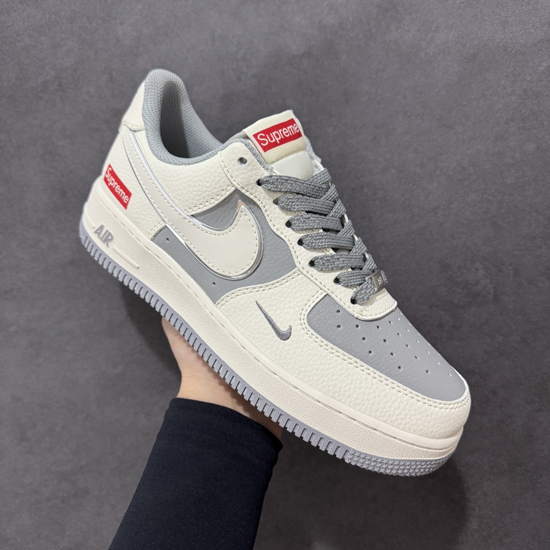 图片[3]-【定制版】海外限量发售！公司级NIke Air Force 1 \’07 Low “Supreme联名——米灰亮边”空军一号 低帮 运动鞋 休闲鞋 折边针车 工艺难度大 原楦头原纸板 原装鞋盒 定制五金配件 内置全掌气垫 原厂鞋底 货号：HH7518-058 尺码：36 36.5 37.5 38 38.5 39 40 40.5 41 42 42.5 43 44 44.5 45-选品中心