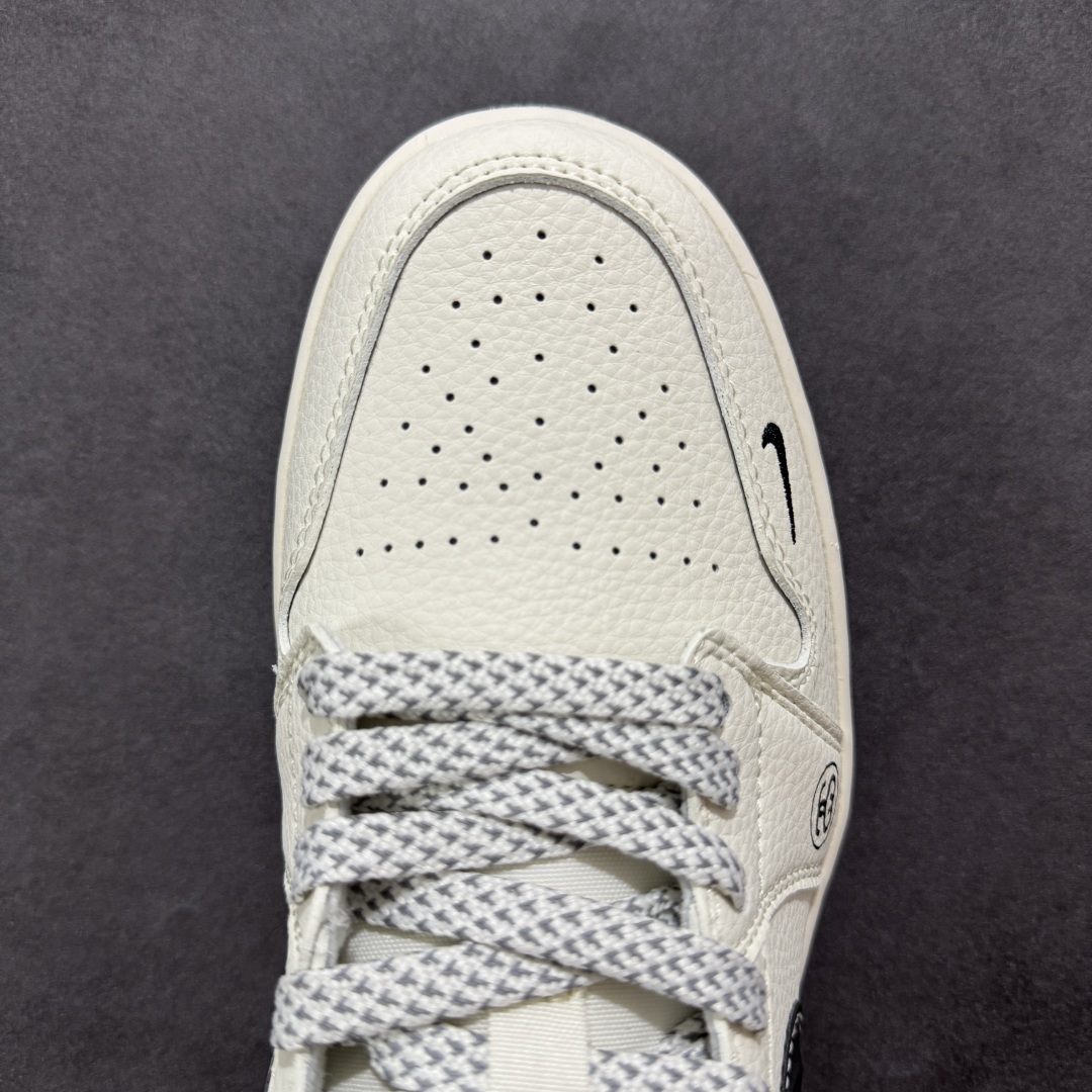 图片[8]-【定制版】Air Jordan 1 Low AJ1 乔1 斯图西 米黑帆布 高端定制 低帮复古篮球鞋 XS6086-561  #定制鞋盒 大厂纯原品质出货 超高清洁度 皮料切割干净无任何毛边 细节完美   尺码：36 36.5 37.5 38 36.5 39 40 40.5 41 42 42.5 43 44 44.5 45-选品中心