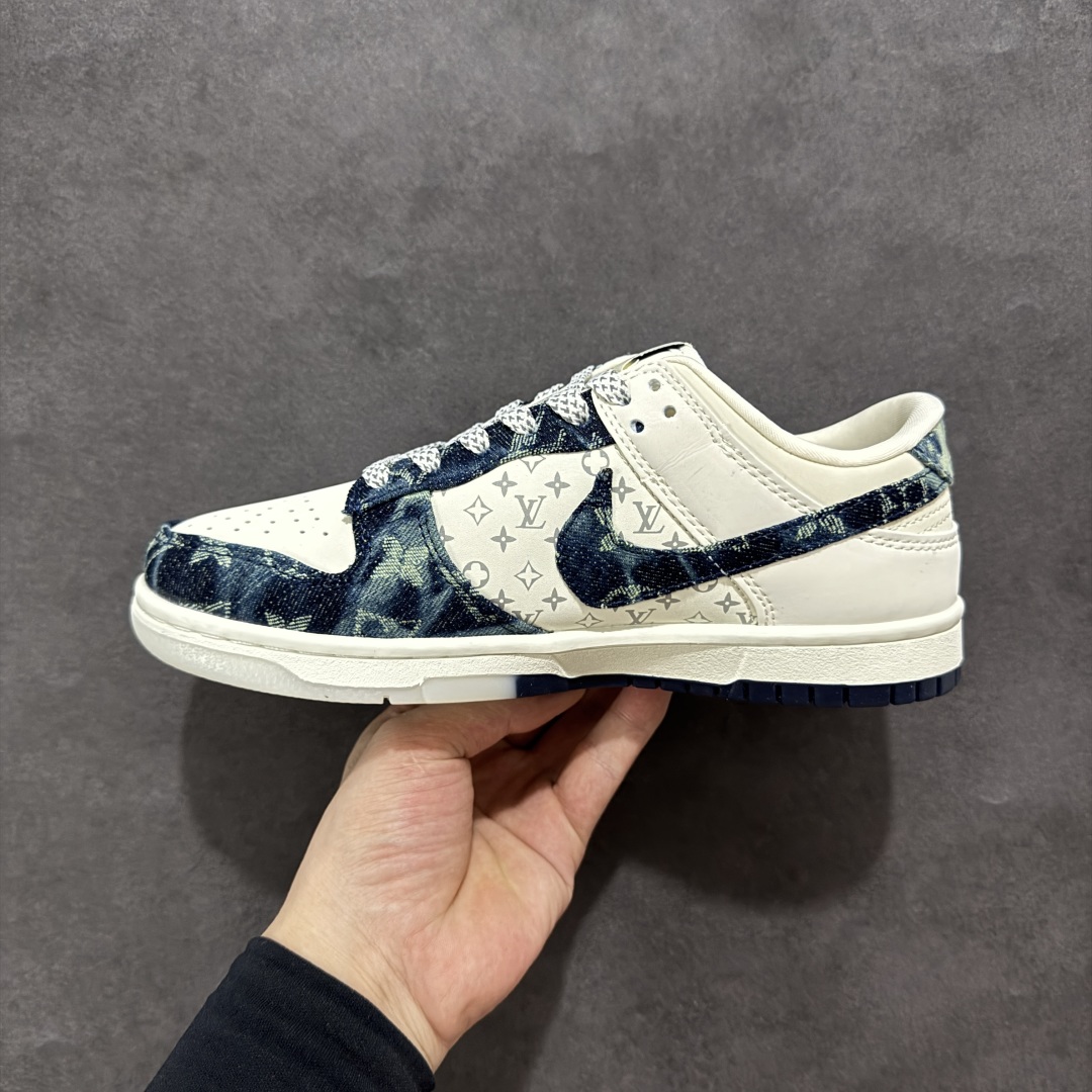 图片[2]-【定制版】Nike SB Dunk Low LV联名 深蓝牛仔 周年高端定制 低帮休闲板鞋 #定制鞋盒 大厂纯原品质出货 超高清洁度 皮料切割干净无任何毛边 细节完美 货号：CH8311-288 尺码：36 36.5 37.5 38 36.5 39 40 40.5 41 42 42.5 43 44 44.5 45-选品中心