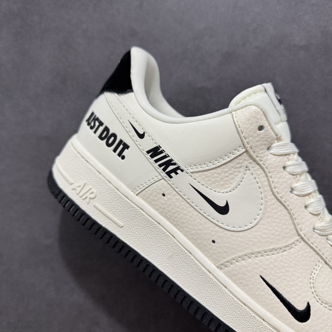 图片[6]-【定制版】海外限量发售！公司级NIke Air Force 1 \’07 Low “JUSTDoit联名——米黑底”空军一号 低帮 运动鞋 休闲鞋 折边针车 工艺难度大 原楦头原纸板 原装鞋盒 定制五金配件 内置全掌气垫 原厂鞋底 货号：DF0188-054 尺码：36 36.5 37.5 38 38.5 39 40 40.5 41 42 42.5 43 44 44.5 45-选品中心