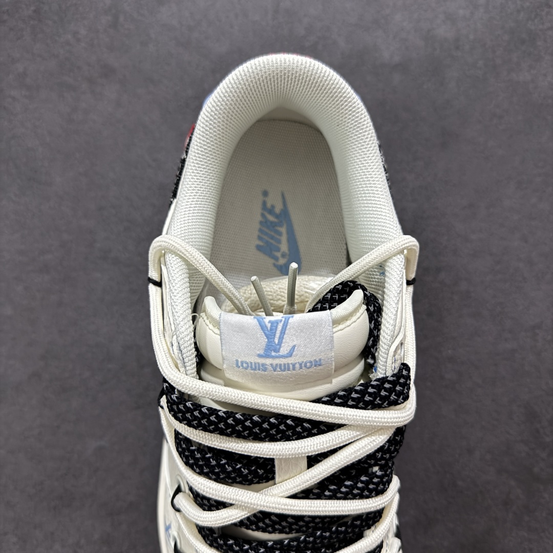 图片[7]-【定制版】Nike SB Dunk Low Sup系列 绑带米兰灰勾 周年高端定制 低帮休闲板鞋 FC1688-219  #定制鞋盒 大厂纯原品质出货 超高清洁度 皮料切割干净无任何毛边 细节完美   尺码：36 36.5 37.5 38 36.5 39 40 40.5 41 42 42.5 43 44 44.5 45-选品中心