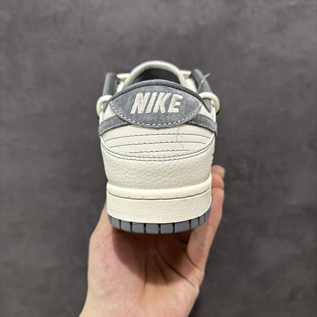 图片[4]-【定制版】Nike SB Dunk Low Sup系列 绑带米白灰勾 周年高端定制 低帮休闲板鞋 YX5066-281  #定制鞋盒 大厂纯原品质出货 超高清洁度 皮料切割干净无任何毛边 细节完美   尺码：36 36.5 37.5 38 36.5 39 40 40.5 41 42 42.5 43 44 44.5 45-选品中心