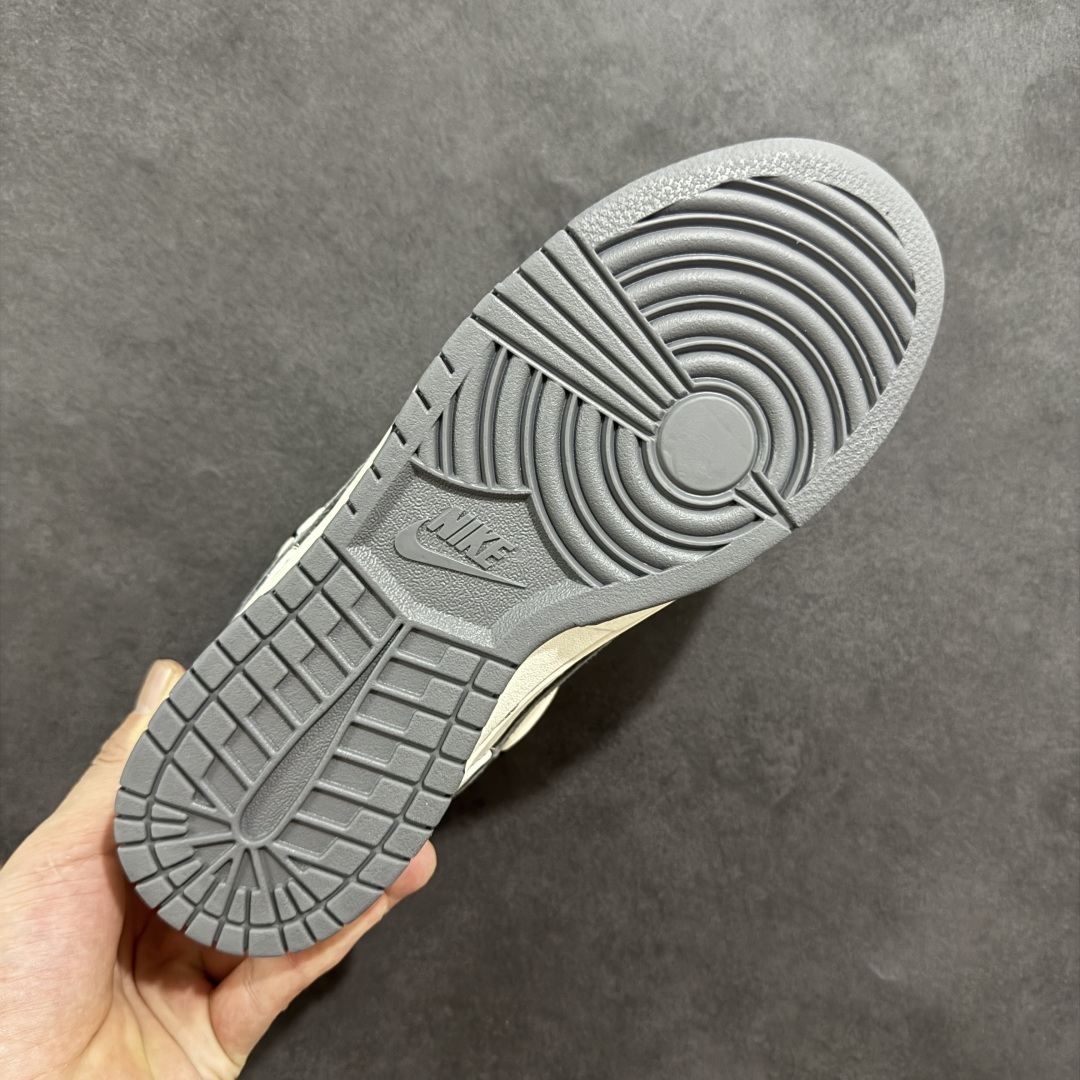 图片[9]-【定制版】Nike SB Dunk Low Sup系列 绑带米白灰勾 周年高端定制 低帮休闲板鞋 YX5066-281  #定制鞋盒 大厂纯原品质出货 超高清洁度 皮料切割干净无任何毛边 细节完美   尺码：36 36.5 37.5 38 36.5 39 40 40.5 41 42 42.5 43 44 44.5 45-选品中心