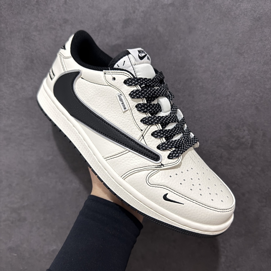 图片[3]-【定制版】Travis Scott x Fragment Design x Air Jordan 1 Low OG SP AJ1联名款 低帮文化休闲板鞋 DH0223-311  #多方联名合作融合了Travis Scott 独特的音乐风格，藤原浩个性的设计风格以及Jordan品牌的经典元素 使其成为一双具有独特身份和价值的鞋子 清新而立体的外观加上联名标识更突出了其独特身份 这种配色方案显示出活力和时尚感 在视觉上引人注目 鞋身的质感和细腻的细节处理使其显得高端而格调十足 这款“倒钩”联名是设计与创意完美结合 融合多方的个性风格是一款备受瞩目的潮流鞋款  尺码：36 36.5 37.5 38 38.5 39 40 40.5 41 42 42.5 43 44 44.5 45-选品中心