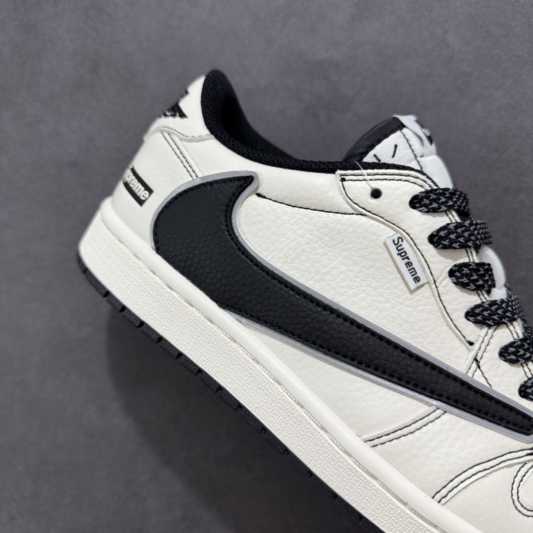 图片[6]-【定制版】Travis Scott x Fragment Design x Air Jordan 1 Low OG SP AJ1联名款 低帮文化休闲板鞋 DH0223-311  #多方联名合作融合了Travis Scott 独特的音乐风格，藤原浩个性的设计风格以及Jordan品牌的经典元素 使其成为一双具有独特身份和价值的鞋子 清新而立体的外观加上联名标识更突出了其独特身份 这种配色方案显示出活力和时尚感 在视觉上引人注目 鞋身的质感和细腻的细节处理使其显得高端而格调十足 这款“倒钩”联名是设计与创意完美结合 融合多方的个性风格是一款备受瞩目的潮流鞋款  尺码：36 36.5 37.5 38 38.5 39 40 40.5 41 42 42.5 43 44 44.5 45-选品中心