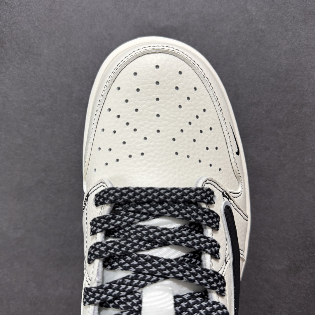 图片[8]-【定制版】Travis Scott x Fragment Design x Air Jordan 1 Low OG SP AJ1联名款 低帮文化休闲板鞋 DH0223-311  #多方联名合作融合了Travis Scott 独特的音乐风格，藤原浩个性的设计风格以及Jordan品牌的经典元素 使其成为一双具有独特身份和价值的鞋子 清新而立体的外观加上联名标识更突出了其独特身份 这种配色方案显示出活力和时尚感 在视觉上引人注目 鞋身的质感和细腻的细节处理使其显得高端而格调十足 这款“倒钩”联名是设计与创意完美结合 融合多方的个性风格是一款备受瞩目的潮流鞋款  尺码：36 36.5 37.5 38 38.5 39 40 40.5 41 42 42.5 43 44 44.5 45-选品中心