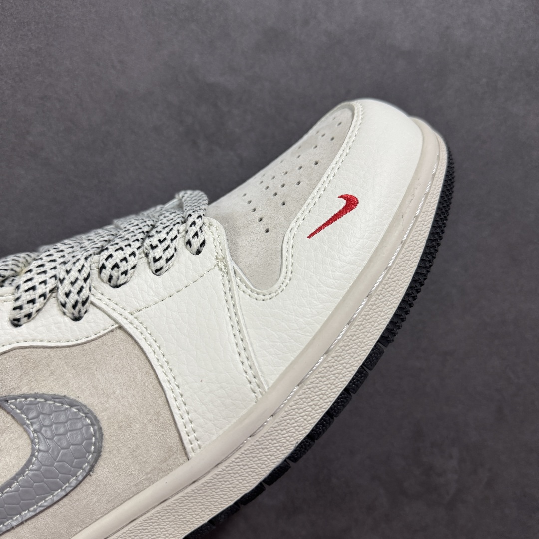 图片[5]-【定制版】Nike Jordan Air Jordan 1 蛇年限定 纯原大厂出品 极力推荐 定制鞋盒 大厂纯原品质出货 超高清洁度 皮料切割干净无任何毛边 细节完美 货号：XX2415 015 尺码： 36 36.5 37.5 38 38.5 39 40 40.5 41 42 42.5 43 44 44.5 45-选品中心