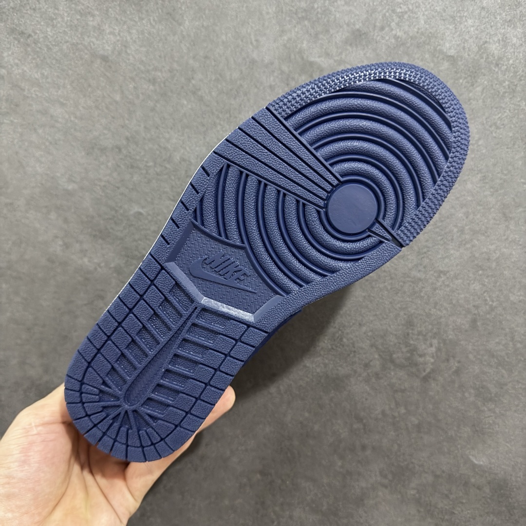 图片[9]-【定制版】Air Jordan 1 Retro Low 蛇年限定 白蓝红小钩官方同步新色 原装级产物 拒绝公底 立体鞋型 细节完美 高清洁度 购置公司同步原材料 原汁原味 忠于原版 货号：XX2414-014 尺码：36 36.5 37.5 38 38.5 39 40 40.5 41 42 42.5 43 44 44.5 45-选品中心