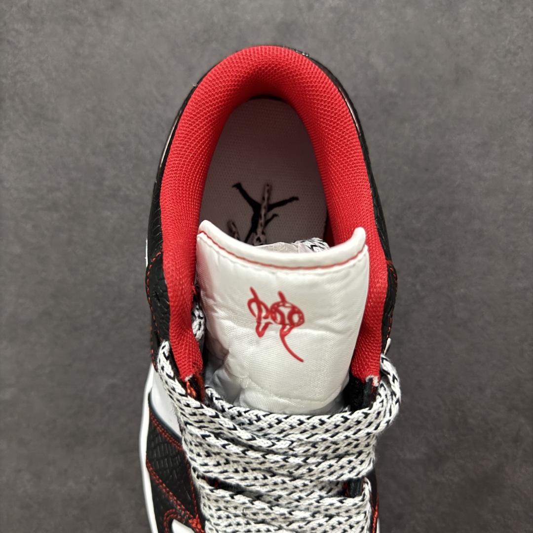 图片[7]-【定制版】Air Jordan 1 Retro Low 蛇年限定 白黑红小钩 官方同步新色 原装级产物 拒绝公底 立体鞋型 细节完美 高清洁度 购置公司同步原材料 原汁原味 忠于原版 货号：XX2412 012 尺码：36 36.5 37.5 38 38.5 39 40 40.5 41 42 42.5 43 44 44.5 45-选品中心