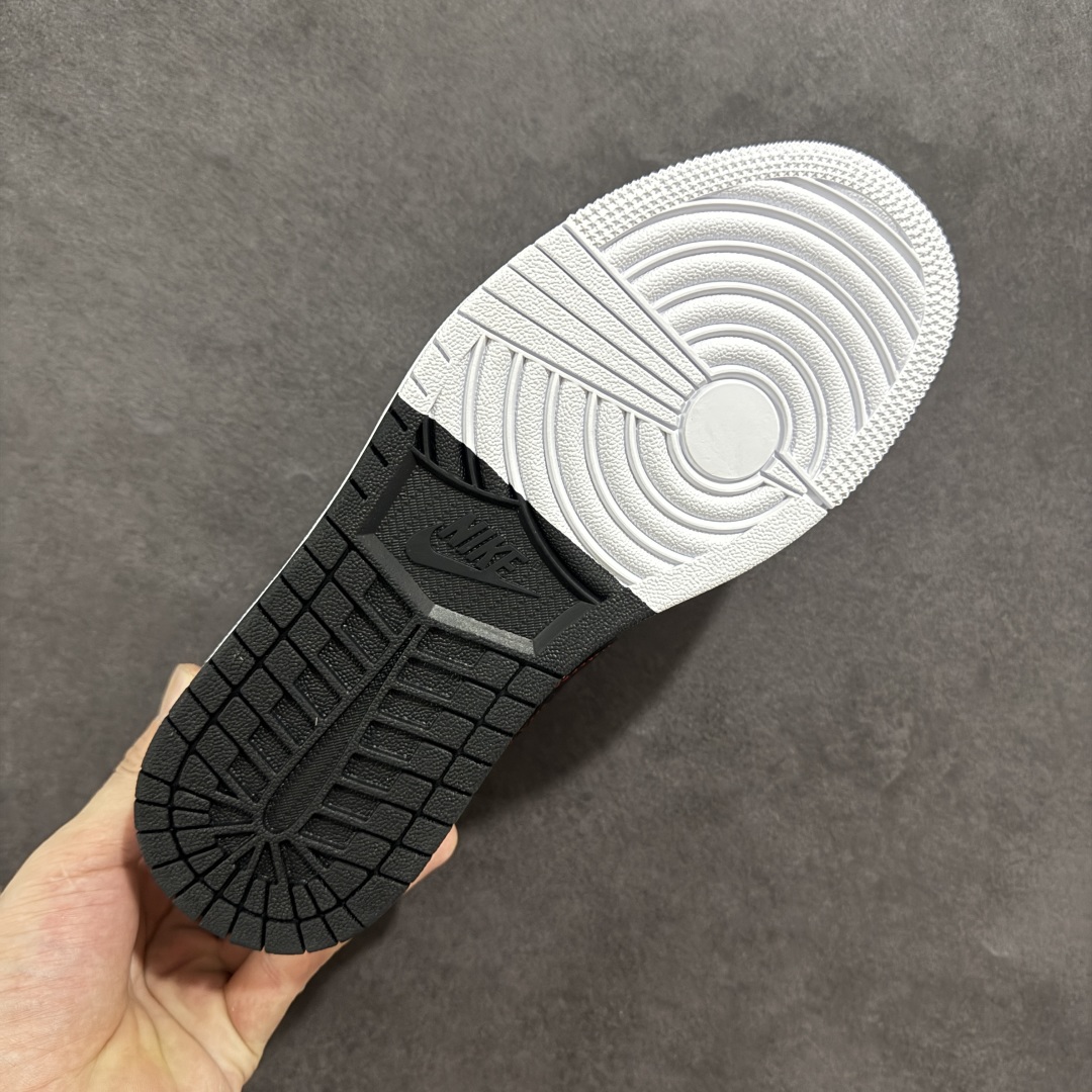 图片[9]-【定制版】Air Jordan 1 Retro Low 蛇年限定 白黑红小钩 官方同步新色 原装级产物 拒绝公底 立体鞋型 细节完美 高清洁度 购置公司同步原材料 原汁原味 忠于原版 货号：XX2412 012 尺码：36 36.5 37.5 38 38.5 39 40 40.5 41 42 42.5 43 44 44.5 45-选品中心