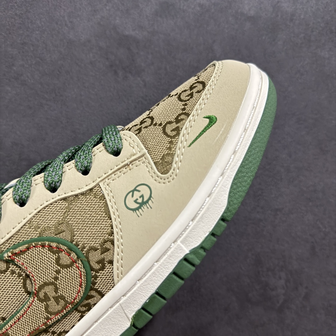 图片[5]-【定制版】Nike SB Dunk Low x GUCCI 棕绿小钩 纯原大厂出品 极力推荐 原装头层材料 独家版型蒸餾加工 帶來的是更好的视觉和脚感体验 大厂纯原品质出货 清洁度 电绣工艺 皮料切割干净无任何毛边 细节完美 货号：XD1588 208 尺码：36 36.5 37.5 38 38.5 39 40 40.5 41 42 42.5 43 44 44.5 45-选品中心