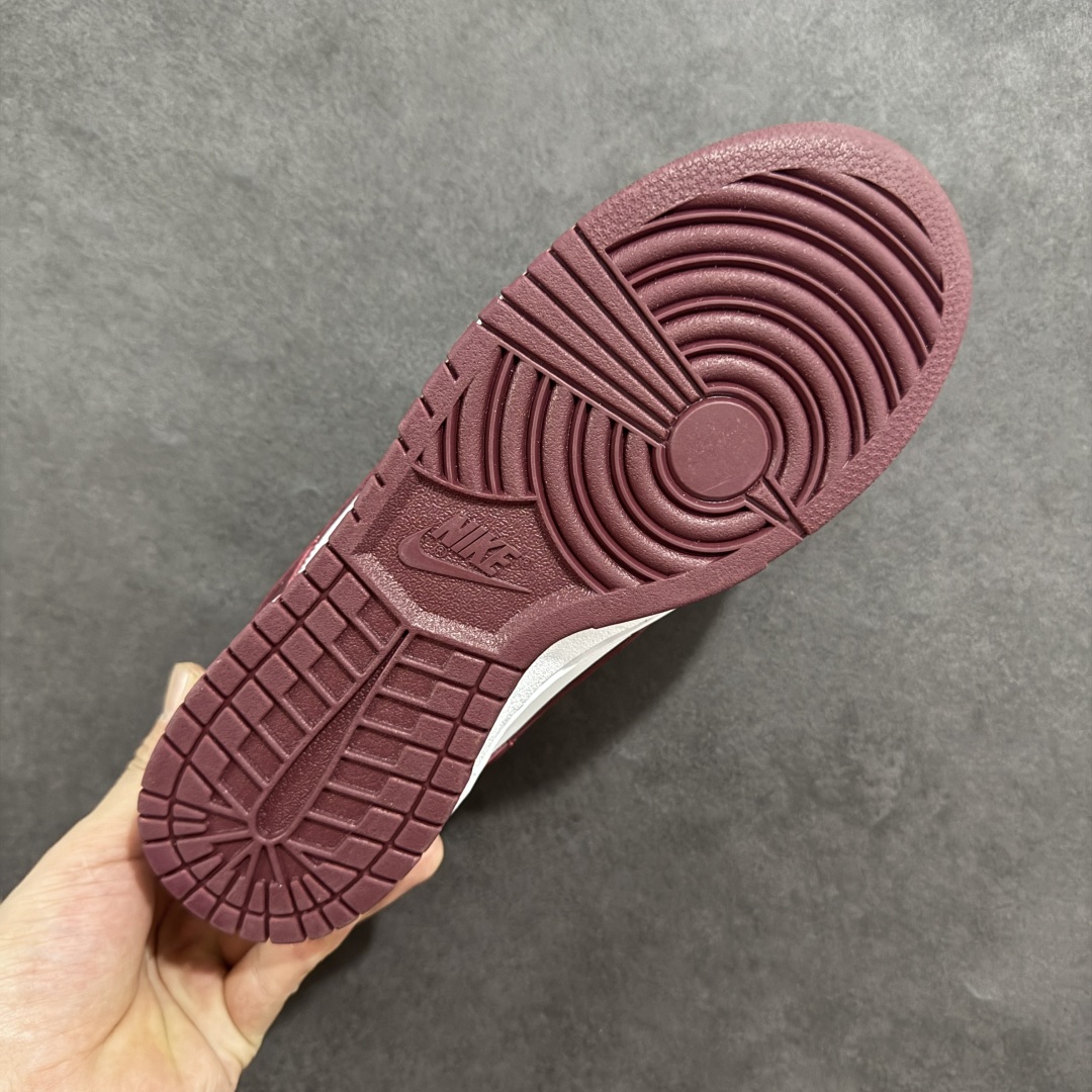 图片[9]-【5A纯原福利】Nike Dunk Low系列 休闲运动板鞋 纯原大厂出品 头层好货 白菜底价 全码福利 一步到位 长期补货 不论零售还是跑量都是极佳选择 全套原楦原模打造完美版型 独家原厂航空铝磨具打磨大底 鞋头坡度极致还原 无解鞋型 原盒原配 原厂冲刀 全鞋零毛边皮料切割 工艺 品质 鞋型 清洁度 都是上等的好货 尺码：35.5 36 37 37.5 38 38.5 39 40 40.5 41 42 42.5 43 44 45 46 47.5 货号：DD1503-108-选品中心