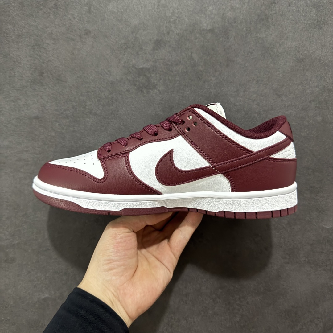 图片[2]-【5A纯原福利】Nike Dunk Low系列 休闲运动板鞋 纯原大厂出品 头层好货 白菜底价 全码福利 一步到位 长期补货 不论零售还是跑量都是极佳选择 全套原楦原模打造完美版型 独家原厂航空铝磨具打磨大底 鞋头坡度极致还原 无解鞋型 原盒原配 原厂冲刀 全鞋零毛边皮料切割 工艺 品质 鞋型 清洁度 都是上等的好货 尺码：35.5 36 37 37.5 38 38.5 39 40 40.5 41 42 42.5 43 44 45 46 47.5 货号：DD1503-108-选品中心