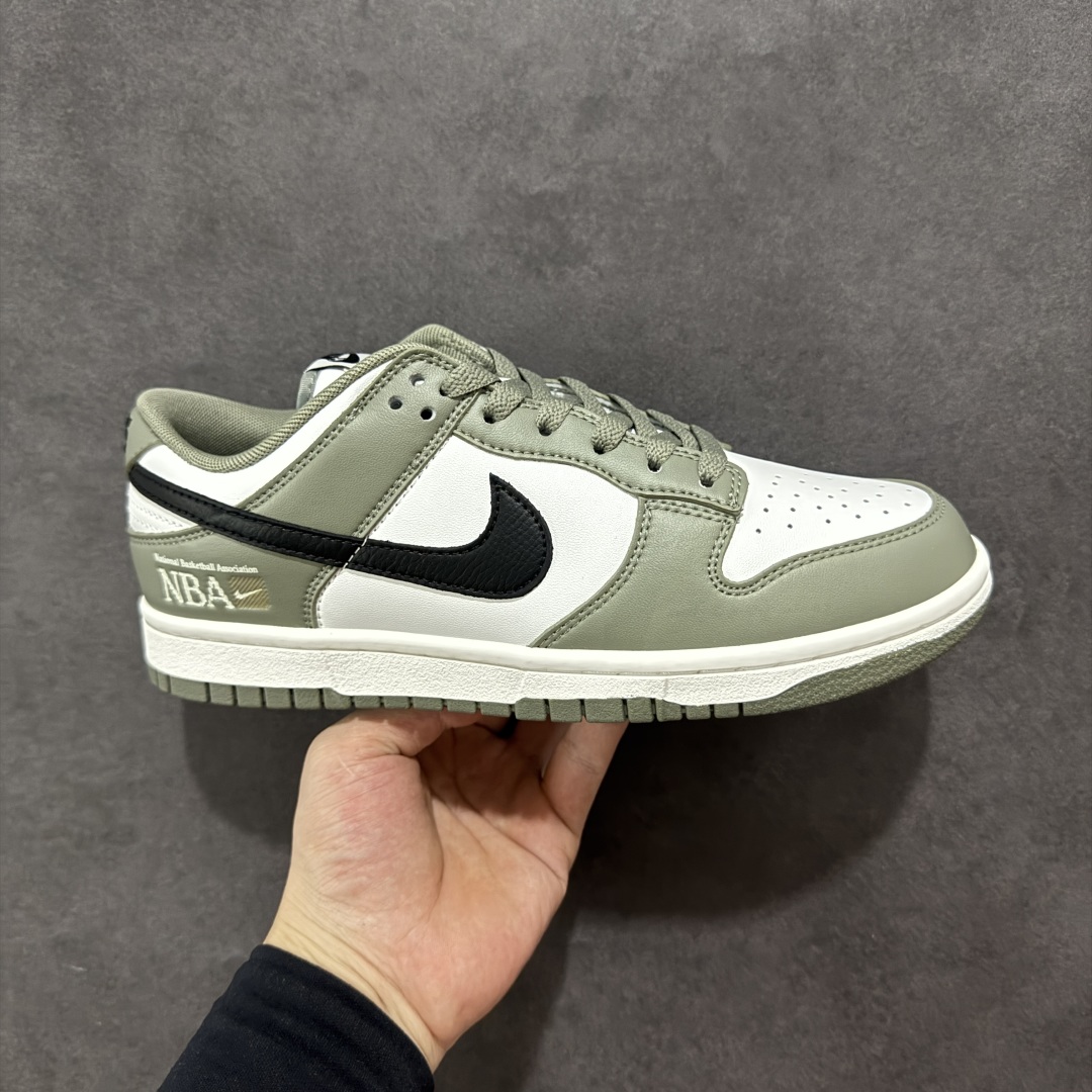 【5A纯原福利】Nike Dunk Low系列 休闲运动板鞋 纯原大厂出品 头层好货 白菜底价 全码福利 一步到位 长期补货 不论零售还是跑量都是极佳选择 全套原楦原模打造完美版型 独家原厂航空铝磨具打磨大底 鞋头坡度极致还原 无解鞋型 原盒原配 原厂冲刀 全鞋零毛边皮料切割 工艺 品质 鞋型 清洁度 都是上等的好货 尺码:35.5 36 37 37.5 38 38.5 39 40 40.5 41 42 42.5 43 44 45 46 47.5 货号:FZ4624-001-选品中心