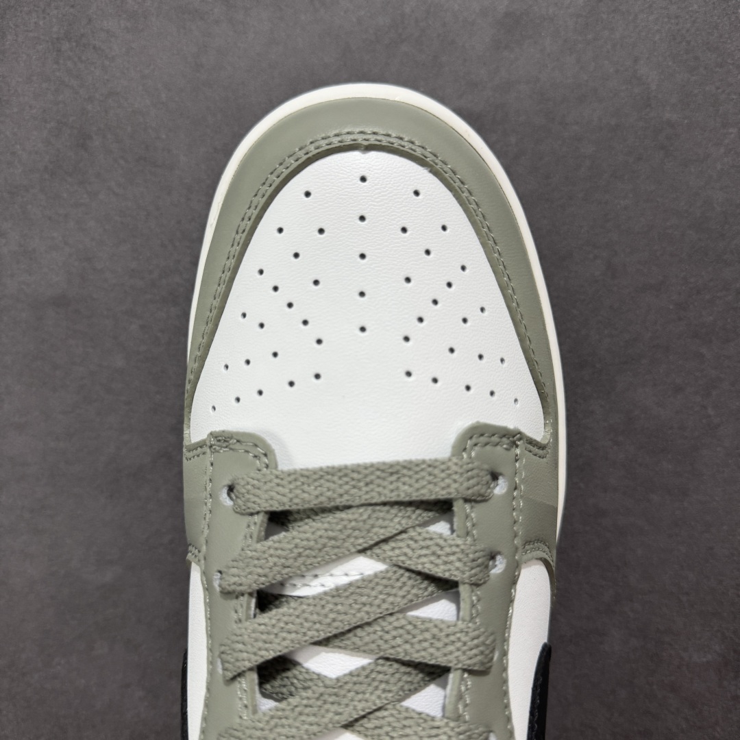 图片[8]-【5A纯原福利】Nike Dunk Low系列 休闲运动板鞋 纯原大厂出品 头层好货 白菜底价 全码福利 一步到位 长期补货 不论零售还是跑量都是极佳选择 全套原楦原模打造完美版型 独家原厂航空铝磨具打磨大底 鞋头坡度极致还原 无解鞋型 原盒原配 原厂冲刀 全鞋零毛边皮料切割 工艺 品质 鞋型 清洁度 都是上等的好货 尺码：35.5 36 37 37.5 38 38.5 39 40 40.5 41 42 42.5 43 44 45 46 47.5 货号：FZ4624-001-选品中心