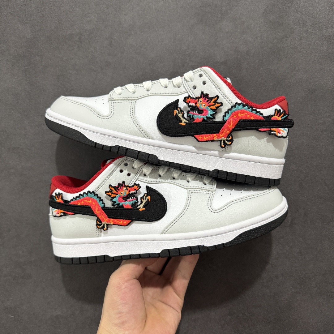 图片[12]-【5A纯原福利】Nike Dunk Low系列 休闲运动板鞋 纯原大厂出品 头层好货 白菜底价 全码福利 一步到位 长期补货 不论零售还是跑量都是极佳选择 全套原楦原模打造完美版型 独家原厂航空铝磨具打磨大底 鞋头坡度极致还原 无解鞋型 原盒原配 原厂冲刀 全鞋零毛边皮料切割 工艺 品质 鞋型 清洁度 都是上等的好货 尺码：35.5 36 37 37.5 38 38.5 39 40 40.5 41 42 42.5 43 44 45 46 47.5 货号：DD1503-107-选品中心