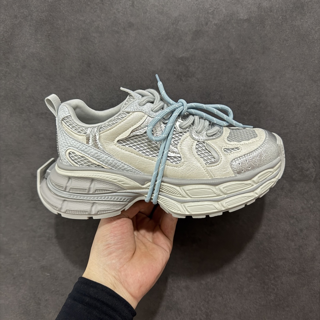 【公司级】GG-CC Chunky Low百搭休闲运动厚底增高老爹鞋系列 #广东大厂出品 完美细节 25ss春季新款厚底增高 大长腿 时髦look轻松定格 不费力展现率性氛围 高档银盒 酷帅机能风不规则设计大底 白银拼色造型设计 轻便舒适百搭 GGCC厚底增高简直就是小个子的快乐!不管怎么搭都好看~ 尺码:35 36 37 38 39 40-选品中心