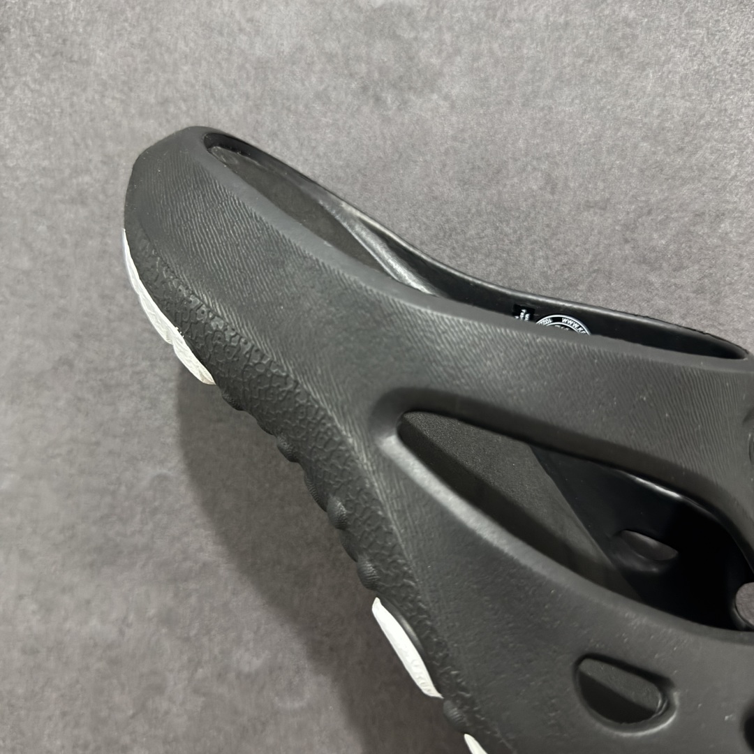 图片[6]-【公司级】中山原单货 极力推荐版本KEEN Shanti EVA 小红书热门户外洞洞拖鞋上线啦 鞋身线条更立体的洞洞鞋带来别具一格的外星人造型走在哪里都是一道吸睛的风景 山系户外的基因加上大胆的创新打造出这款充满怪趣味的穿搭利器 丑萌丑萌的 承包了一夏的清凉 鞋底下有吸盘 防滑且速干 尺码：35 36 37 38 39 40 41 42 43 44 45 注意偏小一码-选品中心