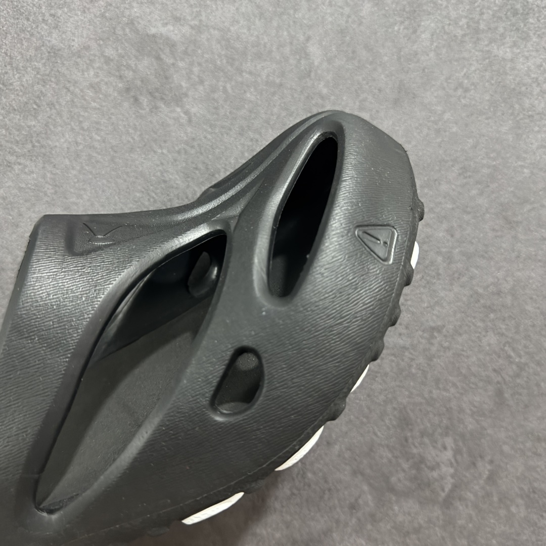 图片[5]-【公司级】中山原单货 极力推荐版本KEEN Shanti EVA 小红书热门户外洞洞拖鞋上线啦 鞋身线条更立体的洞洞鞋带来别具一格的外星人造型走在哪里都是一道吸睛的风景 山系户外的基因加上大胆的创新打造出这款充满怪趣味的穿搭利器 丑萌丑萌的 承包了一夏的清凉 鞋底下有吸盘 防滑且速干 尺码：35 36 37 38 39 40 41 42 43 44 45 注意偏小一码-选品中心