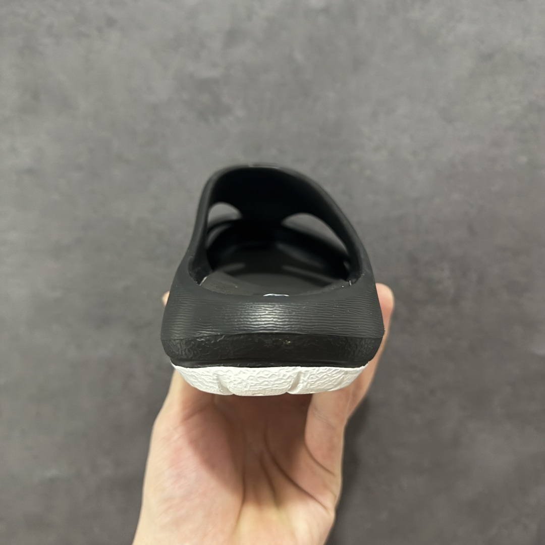 图片[4]-【公司级】中山原单货 极力推荐版本KEEN Shanti EVA 小红书热门户外洞洞拖鞋上线啦 鞋身线条更立体的洞洞鞋带来别具一格的外星人造型走在哪里都是一道吸睛的风景 山系户外的基因加上大胆的创新打造出这款充满怪趣味的穿搭利器 丑萌丑萌的 承包了一夏的清凉 鞋底下有吸盘 防滑且速干 尺码：35 36 37 38 39 40 41 42 43 44 45 注意偏小一码-选品中心