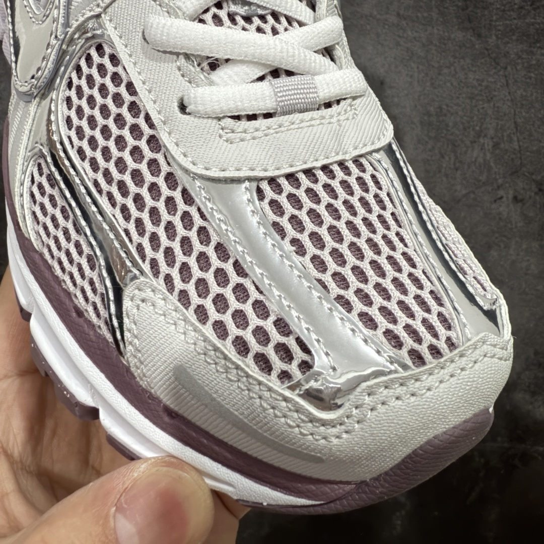 【Mok纯原】NK Zoom Vomero 5
佛莫罗5代系列经典复古运动慢跑鞋 HV6417-0