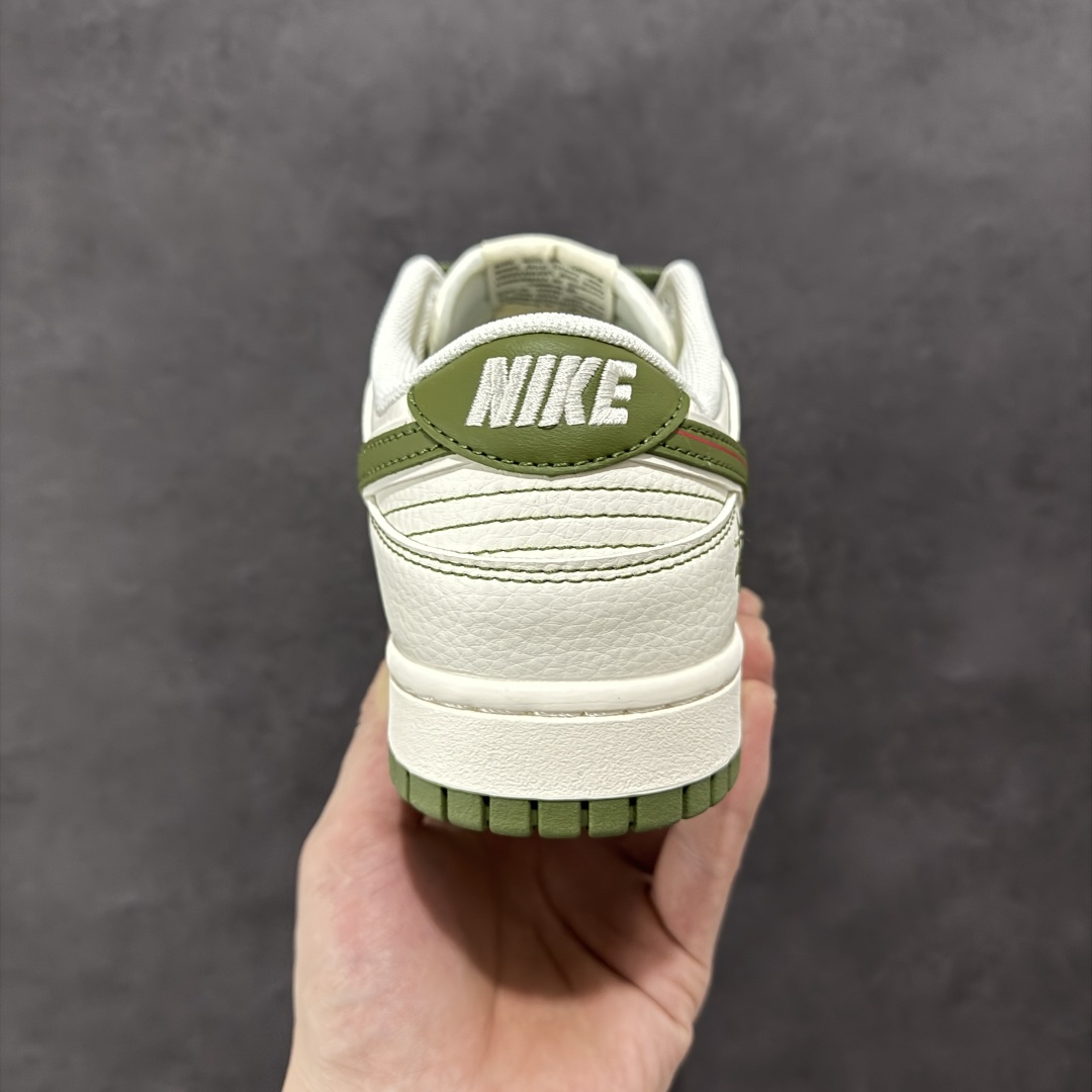 图片[4]-【定制版】Nike SB Dunk Low 斯图西联名 米绿双拼 周年高端定制 低帮休闲板鞋  #定制鞋盒 大厂纯原品质出货 超高清洁度 皮料切割干净无任何毛边 细节完美   货号：XS6089-533 尺码：36 36.5 37.5 38 36.5 39 40 40.5 41 42 42.5 43 44 44.5 45-选品中心