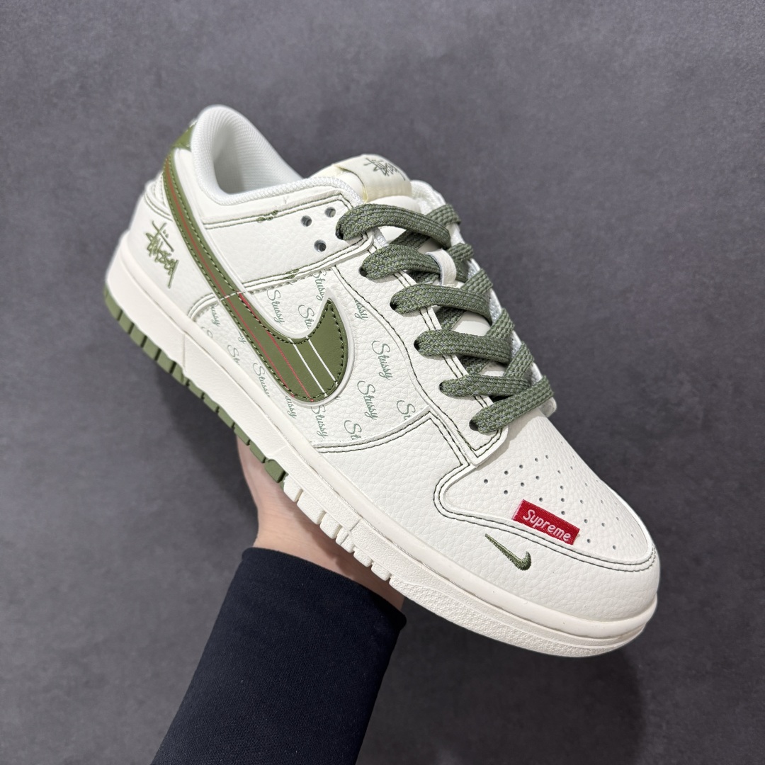 图片[3]-【定制版】Nike SB Dunk Low 斯图西联名 米绿双拼 周年高端定制 低帮休闲板鞋  #定制鞋盒 大厂纯原品质出货 超高清洁度 皮料切割干净无任何毛边 细节完美   货号：XS6089-533 尺码：36 36.5 37.5 38 36.5 39 40 40.5 41 42 42.5 43 44 44.5 45-选品中心