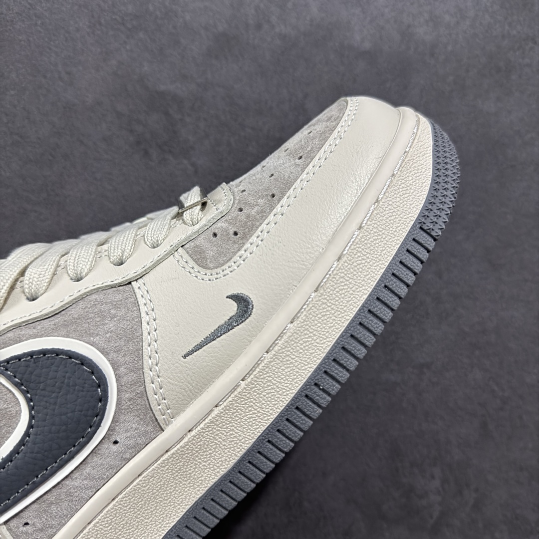 图片[5]-【定制版】Nike Air Force 1\’07 Low 斯图西联名 猪八灰勾灰底 空军一号低帮休闲板鞋 XX3168-126  #原楦头原纸板 原装鞋盒 定制五金配件 内置全掌气垫 原厂鞋底  尺码：36 36.5 37.5 38 38.5 39 40 40.5 41 42 42.5 43 44 44.5 45-选品中心