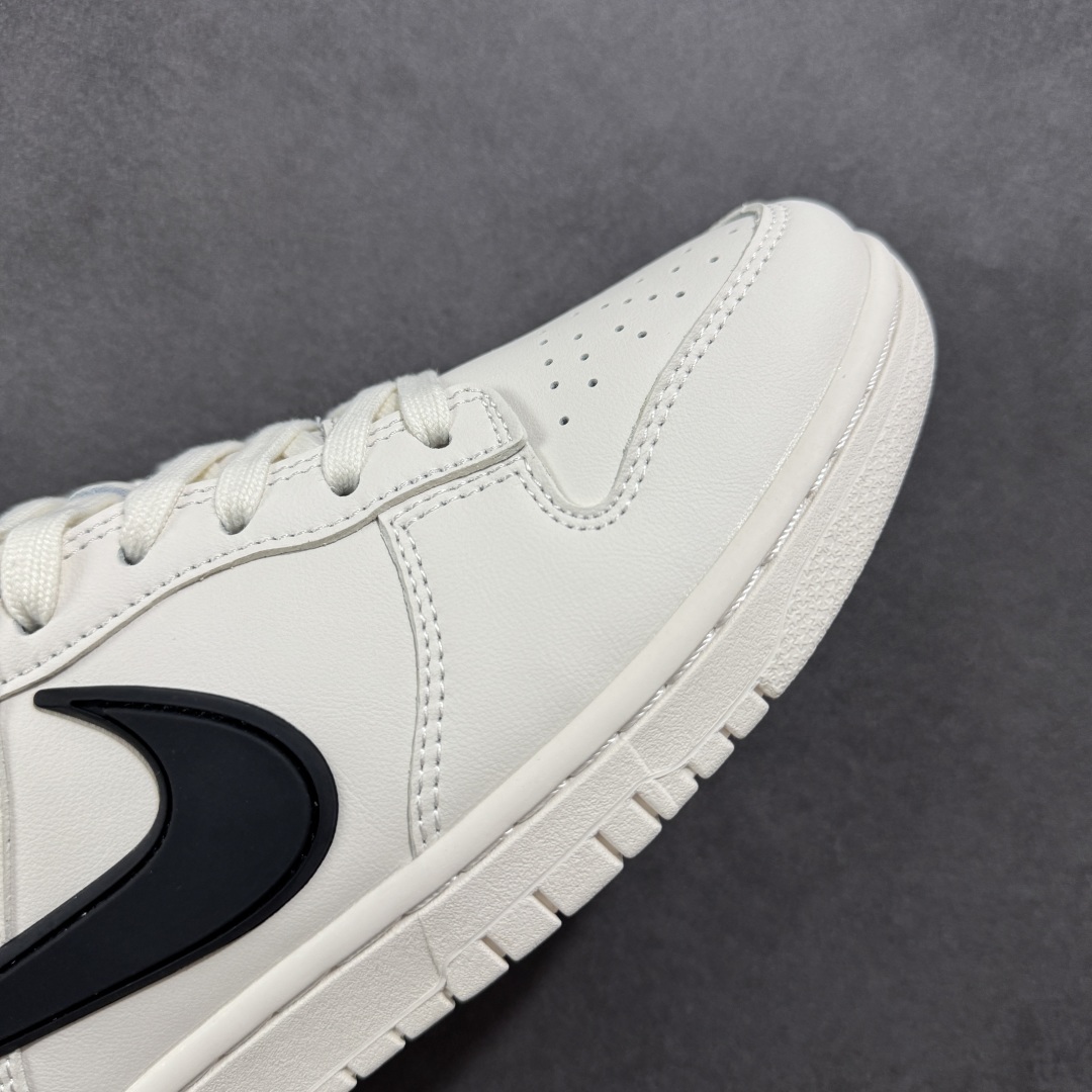图片[5]-【定制版】Nike SB Dunk Low x AMBUSH x BAPE 米白黑大钩 纯原大厂出品 极力推荐 原装头层材料 独家版型蒸餾加工 帶來的是更好的视觉和脚感体验 大厂纯原品质出货 清洁度 电绣工艺 皮料切割干净无任何毛边 细节完美 货号：XX2025 998 尺码：36 36.5 37.5 38 38.5 39 40 40.5 41 42 42.5 43 44 44.5 45-选品中心