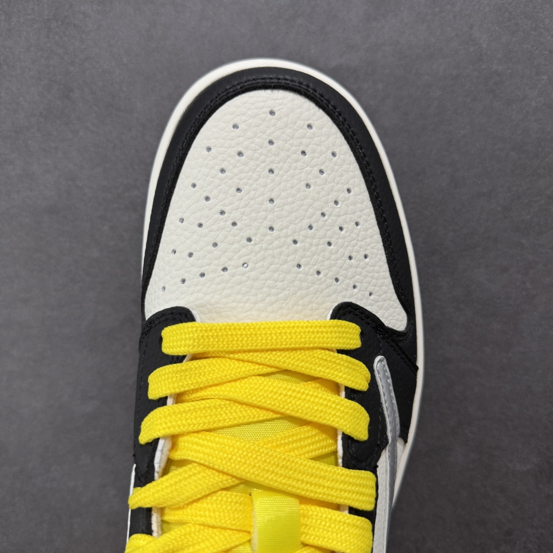 图片[8]-【定制版】Travis Scott x Fragment Design x Air Jordan 1 Low OG SP AJ1联名款 低帮文化休闲板鞋 DN6901-095  #多方联名合作融合了Travis Scott 独特的音乐风格，藤原浩个性的设计风格以及Jordan品牌的经典元素 使其成为一双具有独特身份和价值的鞋子 清新而立体的外观加上联名标识更突出了其独特身份 这种配色方案显示出活力和时尚感 在视觉上引人注目 鞋身的质感和细腻的细节处理使其显得高端而格调十足 这款“倒钩”联名是设计与创意完美结合 融合多方的个性风格是一款备受瞩目的潮流鞋款  尺码：36 36.5 37.5 38 38.5 39 40 40.5 41 42 42.5 43 44 44.5 45-选品中心