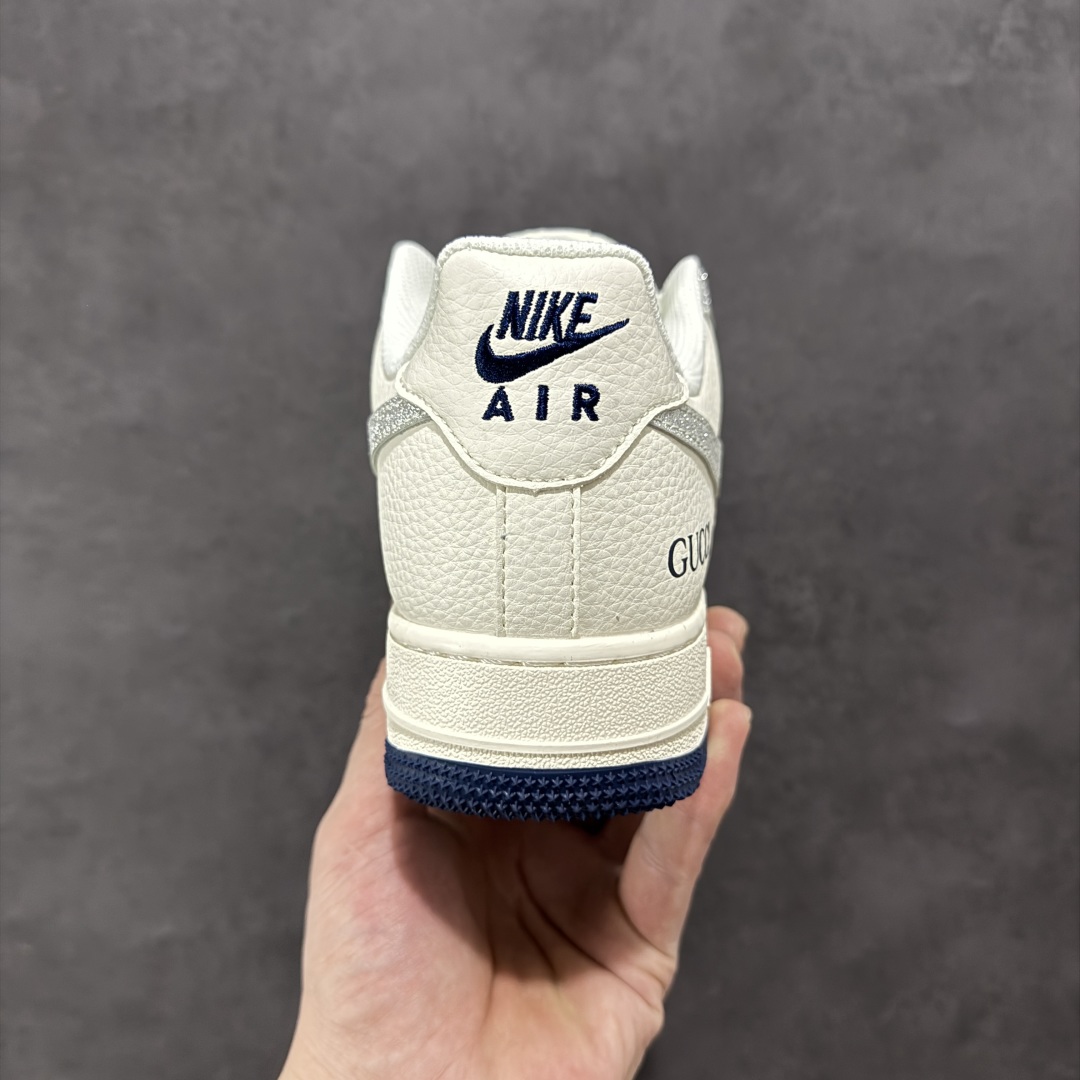 图片[4]-【定制版】Nike Air Force 1\’07 Low 古驰联名 亮银勾 空军一号低帮休闲板鞋 XS1958-546  #原楦头原纸板 原装鞋盒 定制五金配件 内置全掌气垫 原厂鞋底  尺码：36 36.5 37.5 38 38.5 39 40 40.5 41 42 42.5 43 44 44.5 45-选品中心