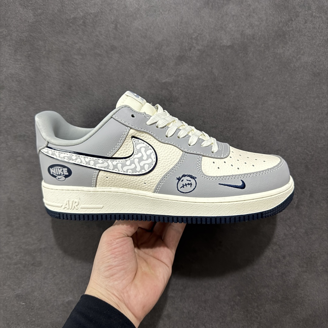 【定制版】Nike Air Force 1\’07 Low Kaws联名 米灰暴力熊 空军一号低帮休闲板鞋 KK1988-077  #原楦头原纸板 原装鞋盒 定制五金配件 内置全掌气垫 原厂鞋底  尺码:36 36.5 37.5 38 38.5 39 40 40.5 41 42 42.5 43 44 44.5 45-选品中心