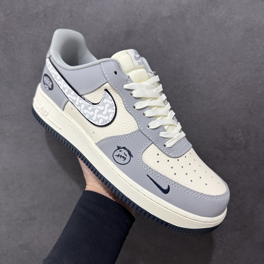 图片[3]-【定制版】Nike Air Force 1\’07 Low Kaws联名 米灰暴力熊 空军一号低帮休闲板鞋 KK1988-077  #原楦头原纸板 原装鞋盒 定制五金配件 内置全掌气垫 原厂鞋底  尺码：36 36.5 37.5 38 38.5 39 40 40.5 41 42 42.5 43 44 44.5 45-选品中心
