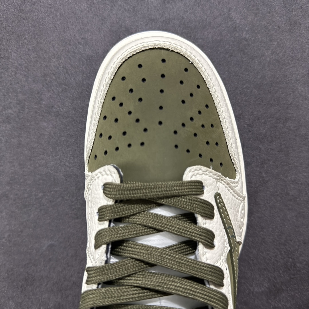 图片[8]-【定制版】Travis Scott x Fragment Design x Air Jordan 1 Low OG SP AJ1 迪奥联名 秧色米白 低帮文化休闲板鞋  #多方联名合作融合了Travis Scott 独特的音乐风格，藤原浩个性的设计风格以及Jordan品牌的经典元素 使其成为一双具有独特身份和价值的鞋子 清新而立体的外观加上联名标识更突出了其独特身份 这种配色方案显示出活力和时尚感 在视觉上引人注目 鞋身的质感和细腻的细节处理使其显得高端而格调十足 这款“倒钩”联名是设计与创意完美结合 融合多方的个性风格是一款备受瞩目的潮流鞋款  货号：LD2025-008 尺码：36 36.5 37.5 38 38.5 39 40 40.5 41 42 42.5 43 44 44.5 45-选品中心