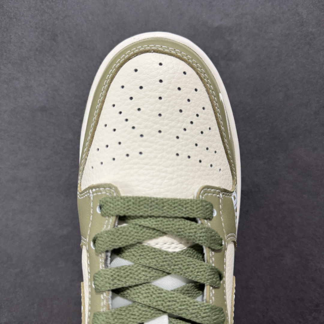图片[8]-【定制版】Nike SB Dunk Low 迪奥系列 涂鸦绿勾 周年高端定制 低帮休闲板鞋  #定制鞋盒 大厂纯原品质出货 超高清洁度 皮料切割干净无任何毛边 细节完美   货号：KK1333-044 尺码：36 36.5 37.5 38 36.5 39 40 40.5 41 42 42.5 43 44 44.5 45-选品中心
