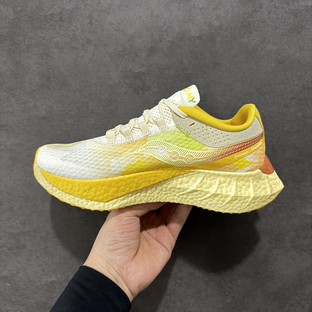 图片[2]-【公司级】SAUCONY索康尼 ENDORPHIN PRO系列啡鹏4男女低帮缓震跑步鞋 索康尼推出的EndorphinPro4跑鞋是一款外观激进但脚感舒适的跑鞋，采用了全新的中底设计和鞋面工程，保留了软弹脚感和稳定支撑，适合进阶跑者和喜欢软弹脚感的跑者选择。 尺码：36 36.5 37.5 38 38.5 39 40 40.5 41 42 42.5 43 44 45-选品中心