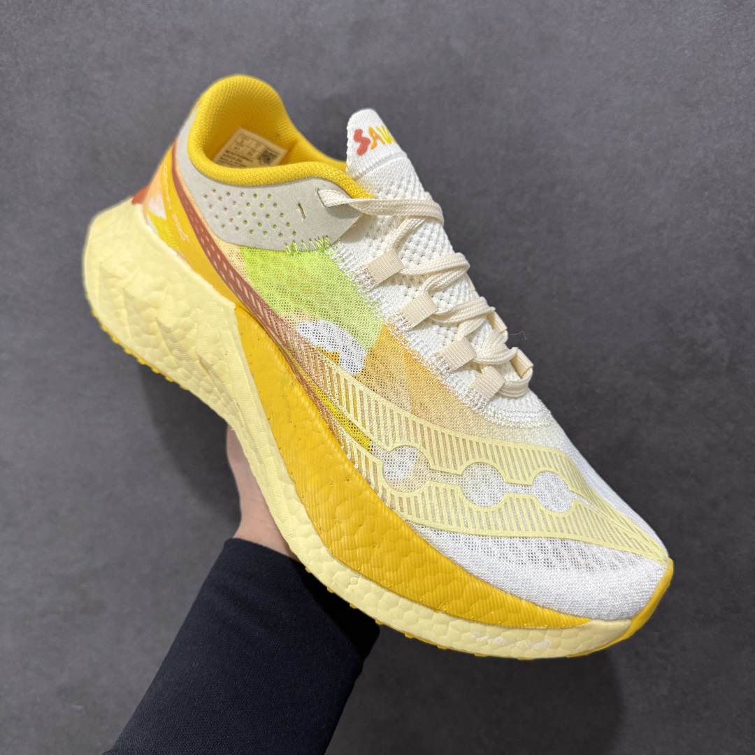 图片[3]-【公司级】SAUCONY索康尼 ENDORPHIN PRO系列啡鹏4男女低帮缓震跑步鞋 索康尼推出的EndorphinPro4跑鞋是一款外观激进但脚感舒适的跑鞋，采用了全新的中底设计和鞋面工程，保留了软弹脚感和稳定支撑，适合进阶跑者和喜欢软弹脚感的跑者选择。 尺码：36 36.5 37.5 38 38.5 39 40 40.5 41 42 42.5 43 44 45-选品中心